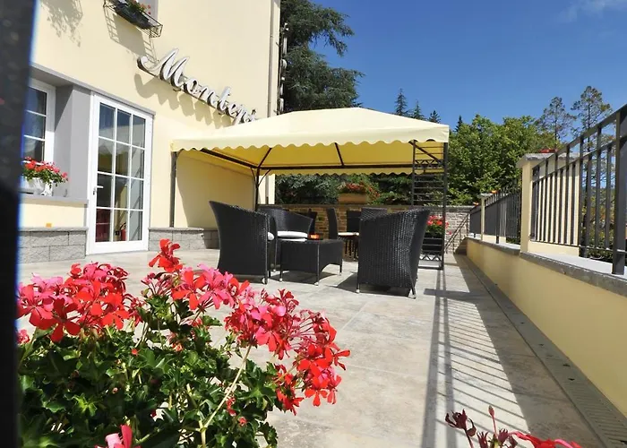 Hotel Montepizzo Lizzano In Belvedere photo