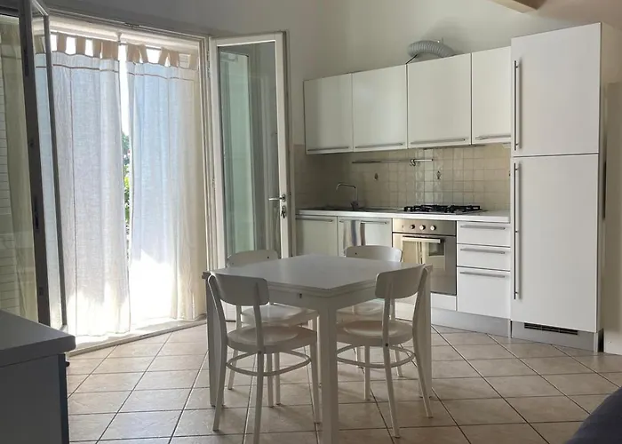 Appartamento Il Glicine A Piano Terra Zona Tranquilla A Due Passi Dal Mare Lido Di Savio photo