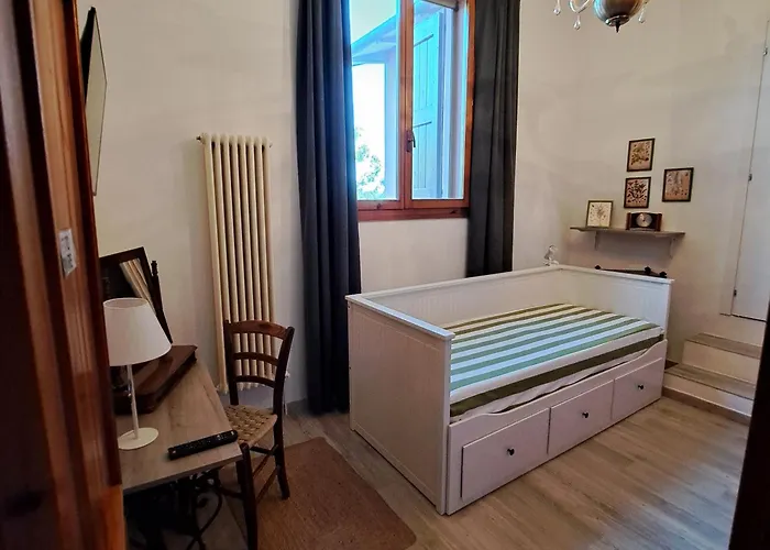 Фото Il Conte Di Montechiaro Rural B&B Сассо-Маркони