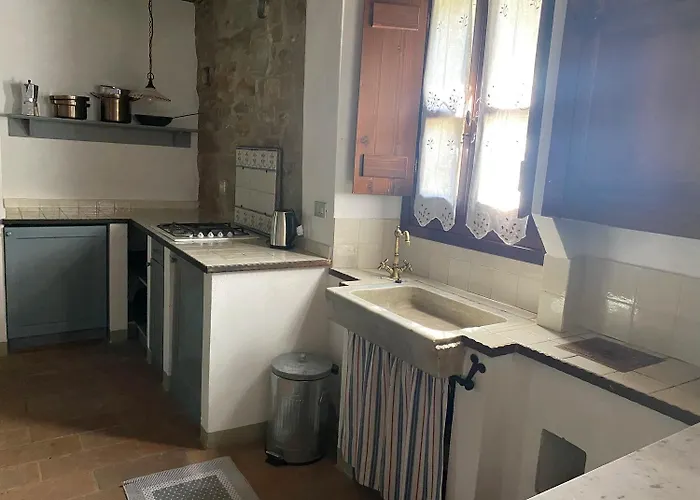 foto di Borgo Vercallo Case la Selva
